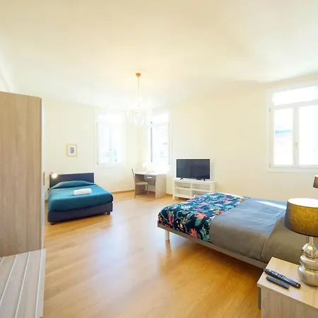 Ca' Circus 4 Rooms Wi-Fi Fibre-3